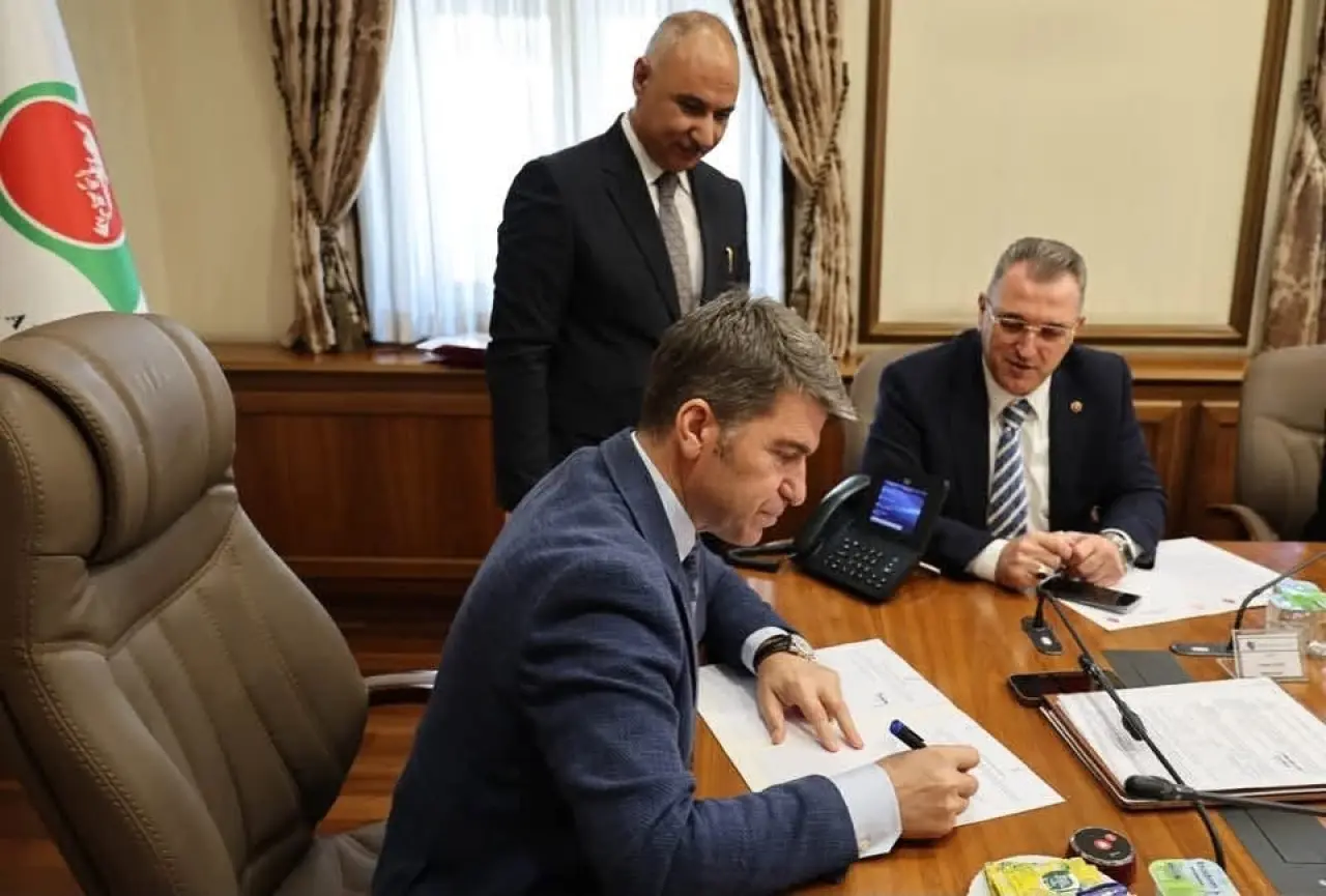 Gümüşhacıköy OSB Resmen Kuruldu: Tarihi İmzalar Atıldı 2