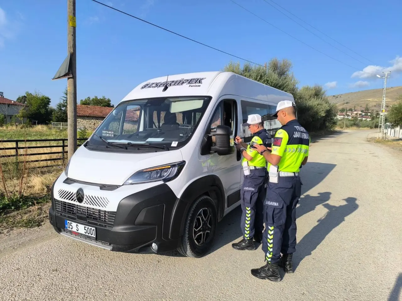 Merzifon’da Jandarmadan Servis Denetimi! 2