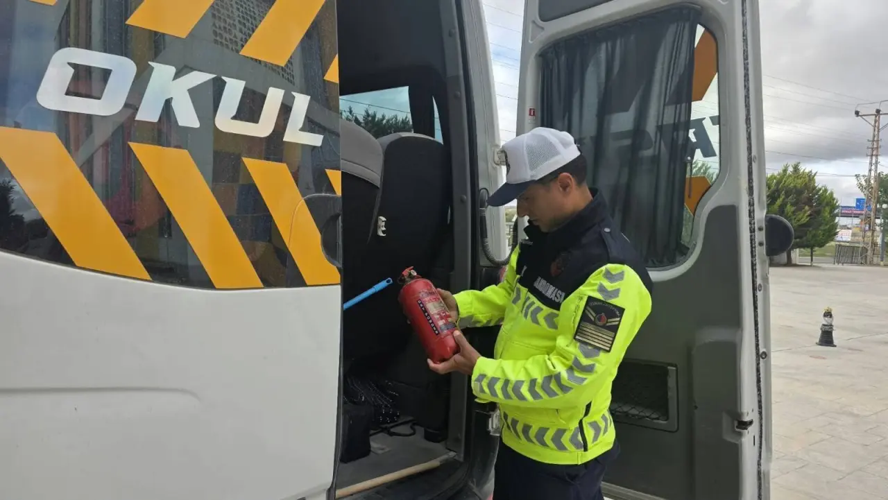Merzifon’da Jandarmadan Servis Denetimi! 1