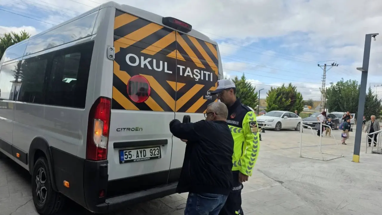 Merzifon’da Jandarmadan Servis Denetimi! 3