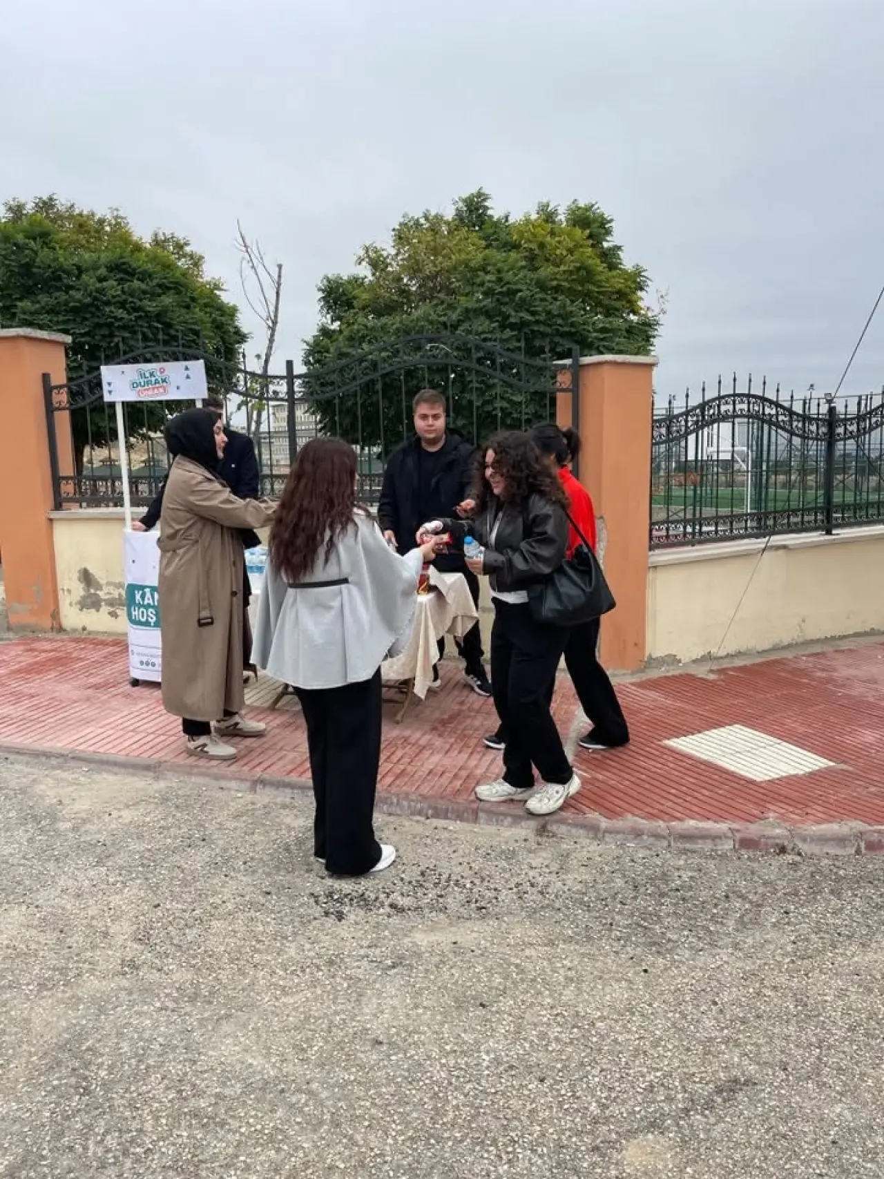 Merzifon’da Kampüs Önünde Gençlik Buluşması! 3