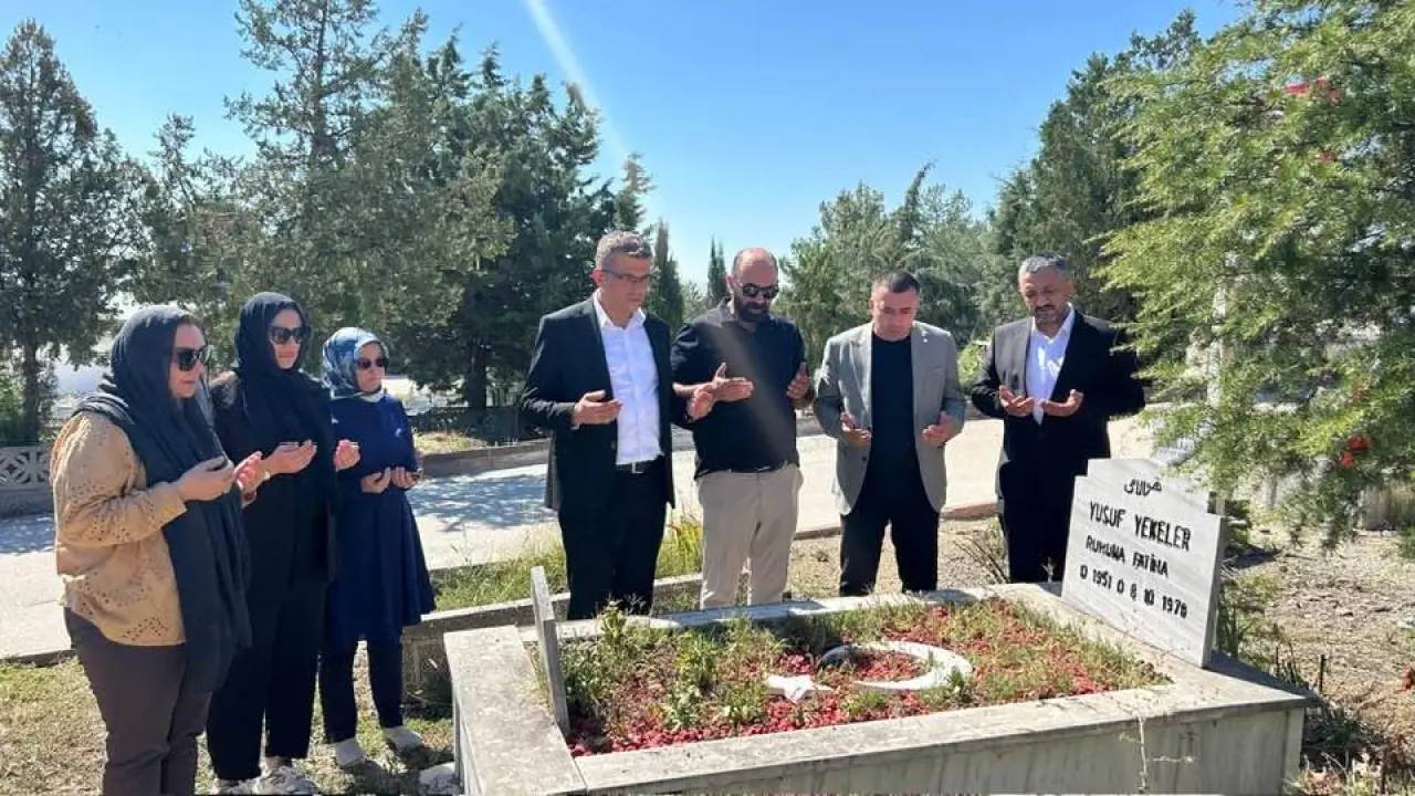 MHP Amasya Teşkilatı Şehitlikte Buluştu 3