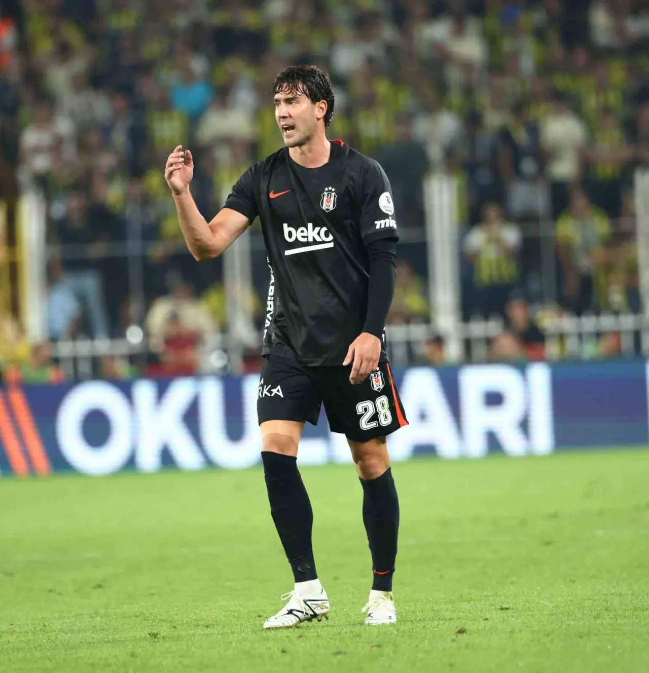 Sezonun ilk derbisini kazanan Beşiktaş oldu 2