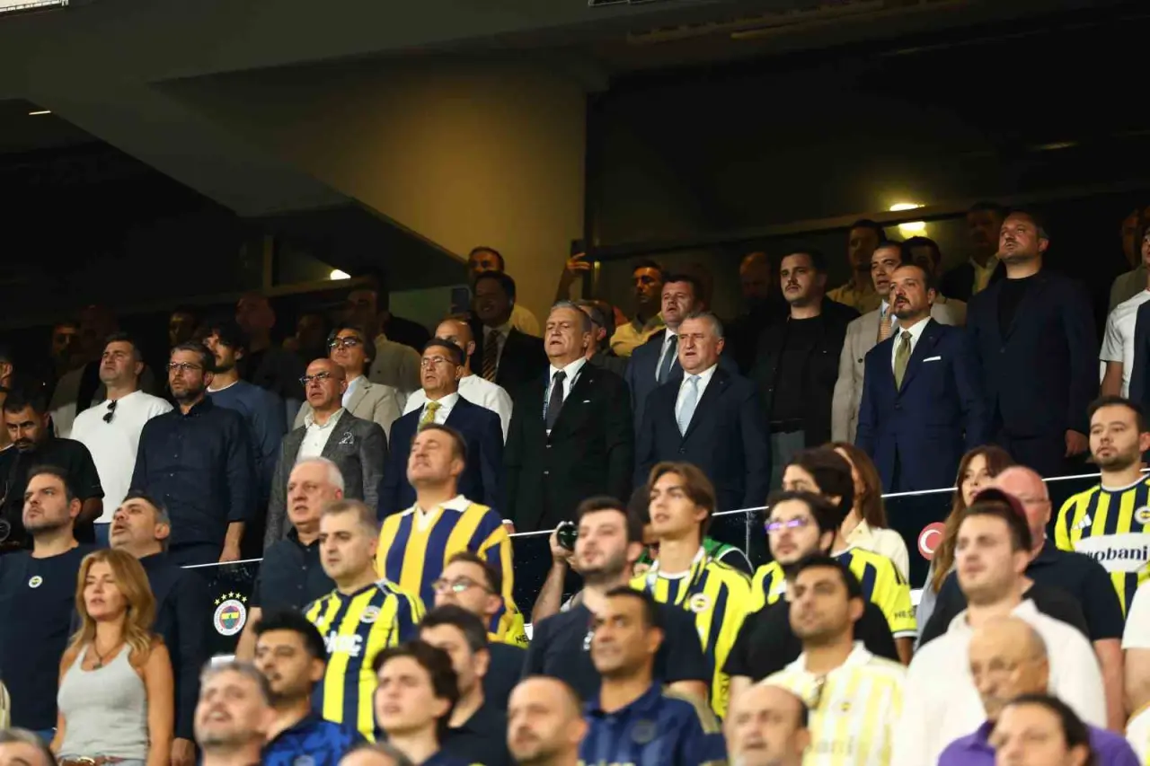 Sezonun ilk derbisini kazanan Beşiktaş oldu 1