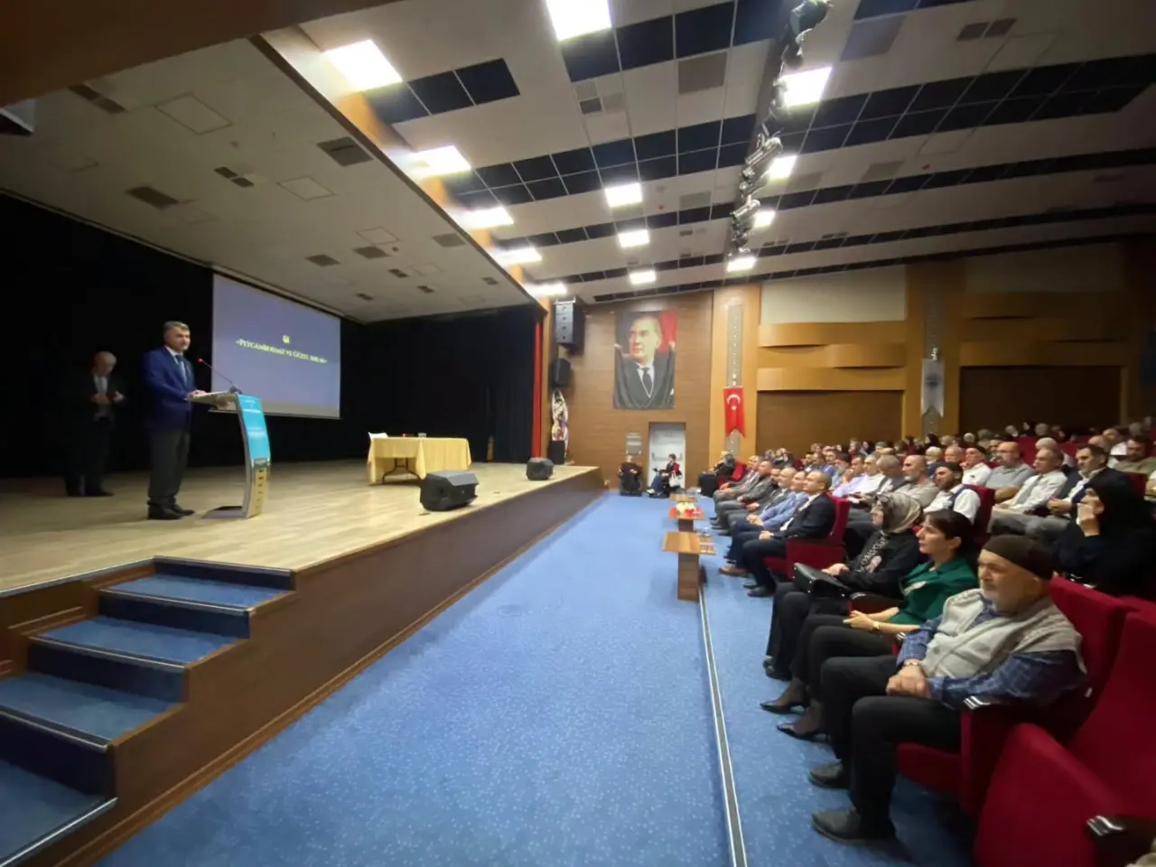 Suluova’da Gönüllere Dokunan Konferans 2