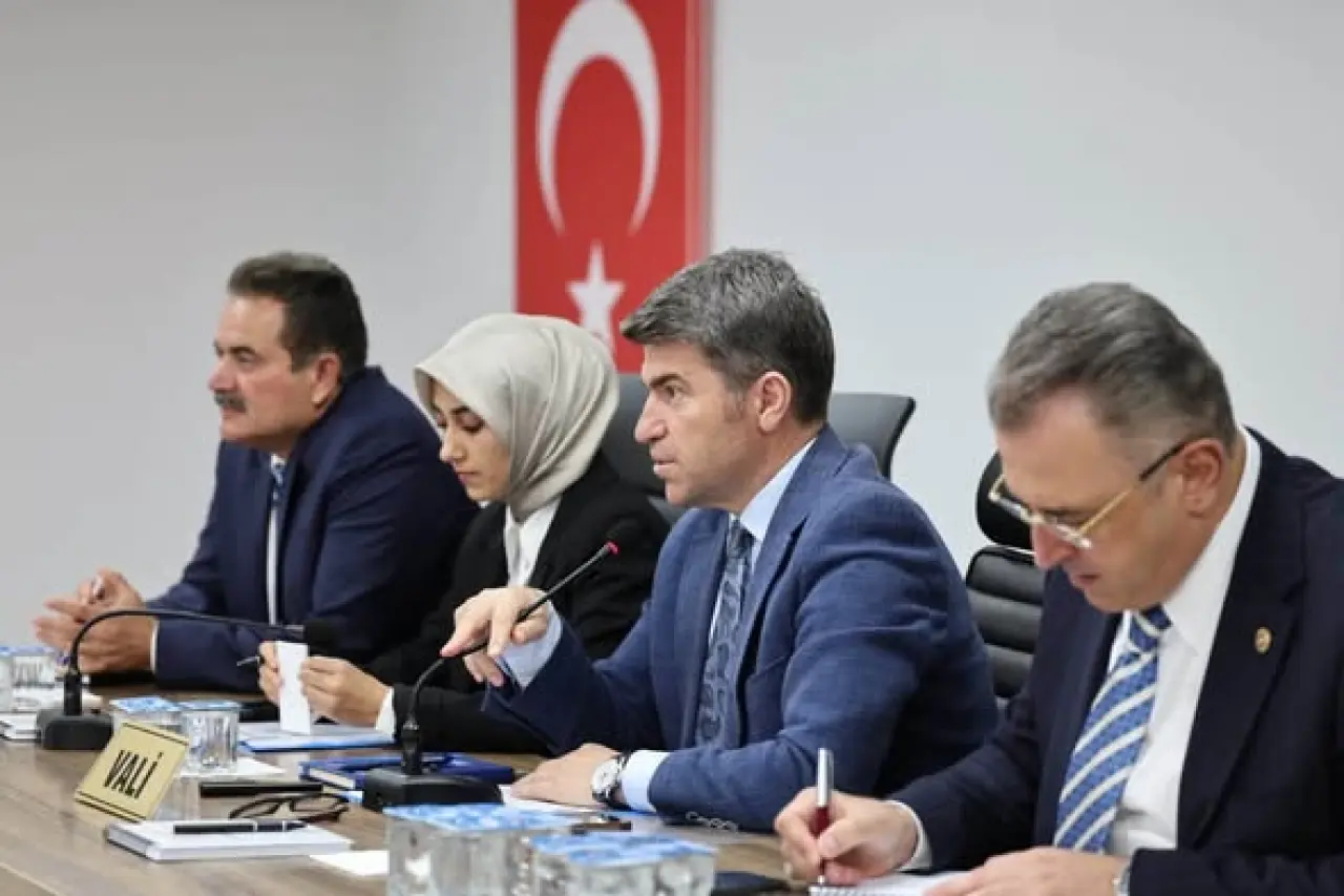 Vali Bakan Gümüşhacıköy'de Muhtarları Dinledi! 1