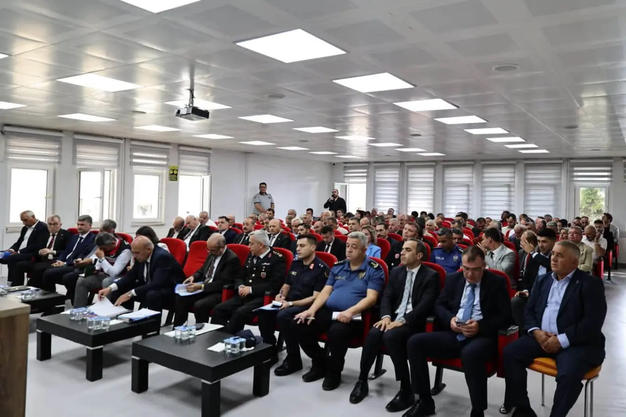 Vali Bakan Gümüşhacıköy'de Muhtarları Dinledi! 2