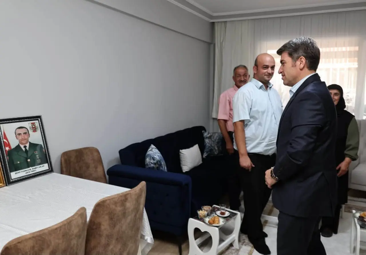 Vali Bakan’dan Şehit Ailesine Vefa Ziyareti 3