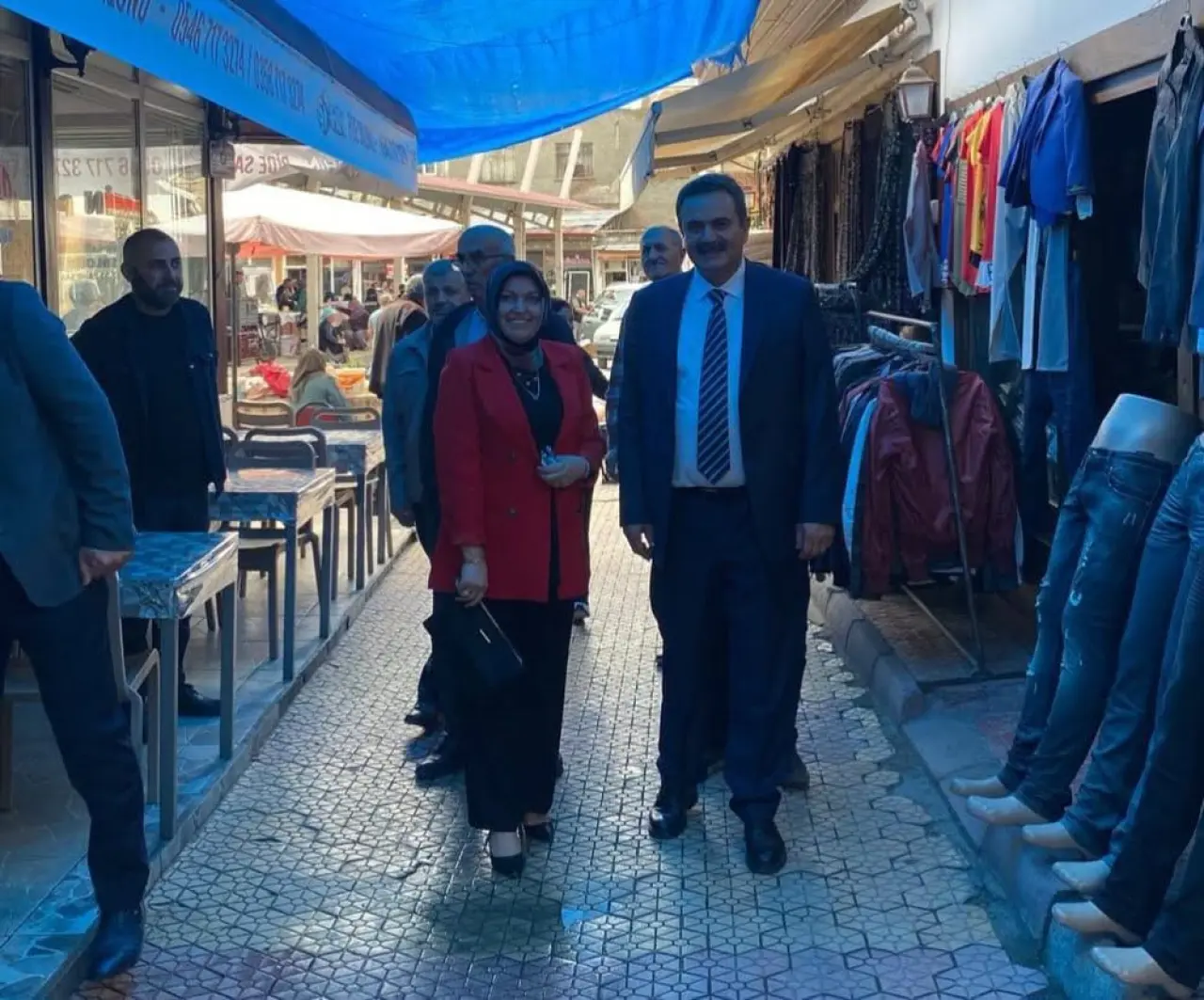 Vekil İpek Gümüşhacıköy Pazarında 3