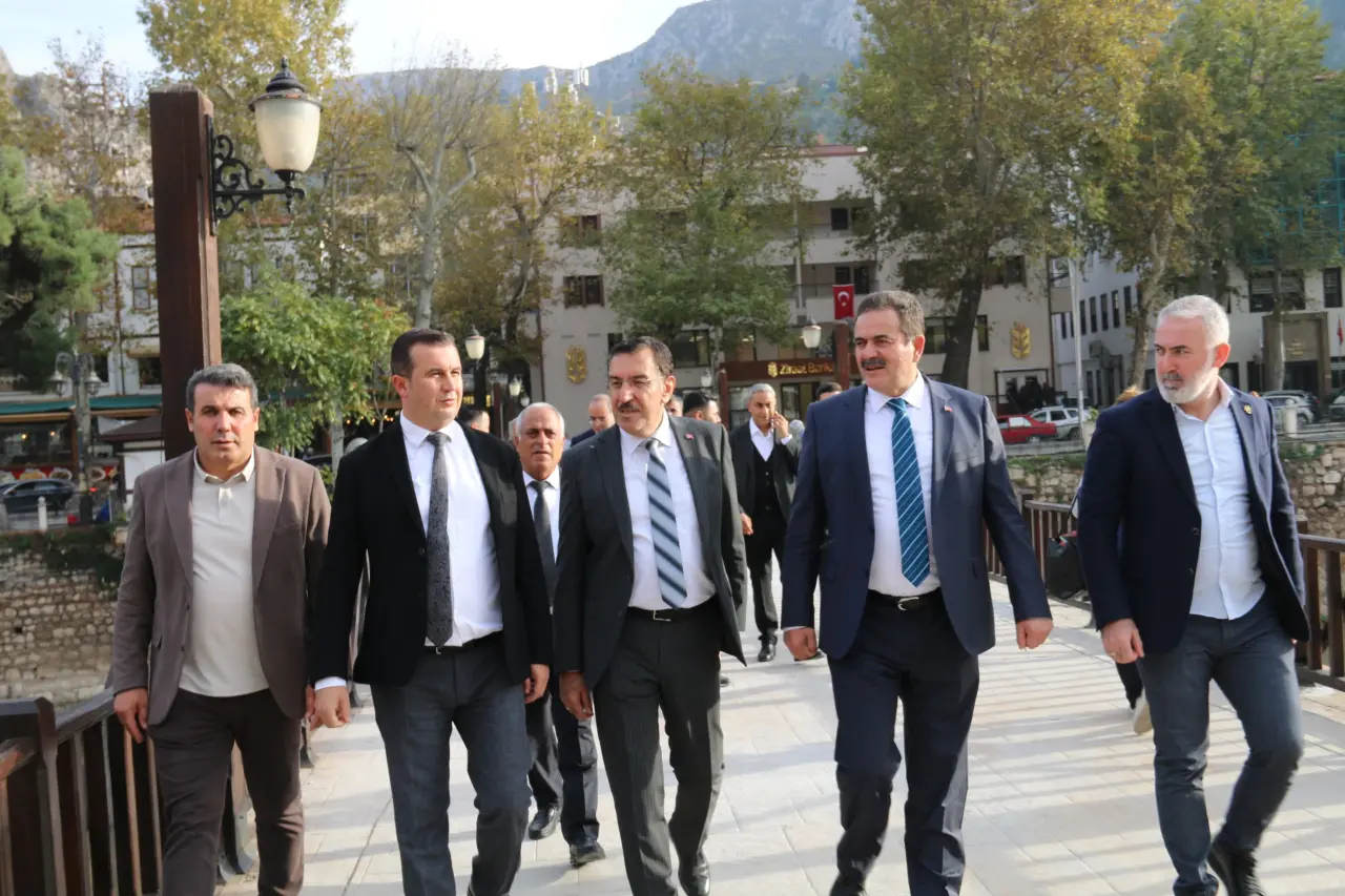 AK Parti’nin İki İsmi Amasya’da Bir Arada! 4