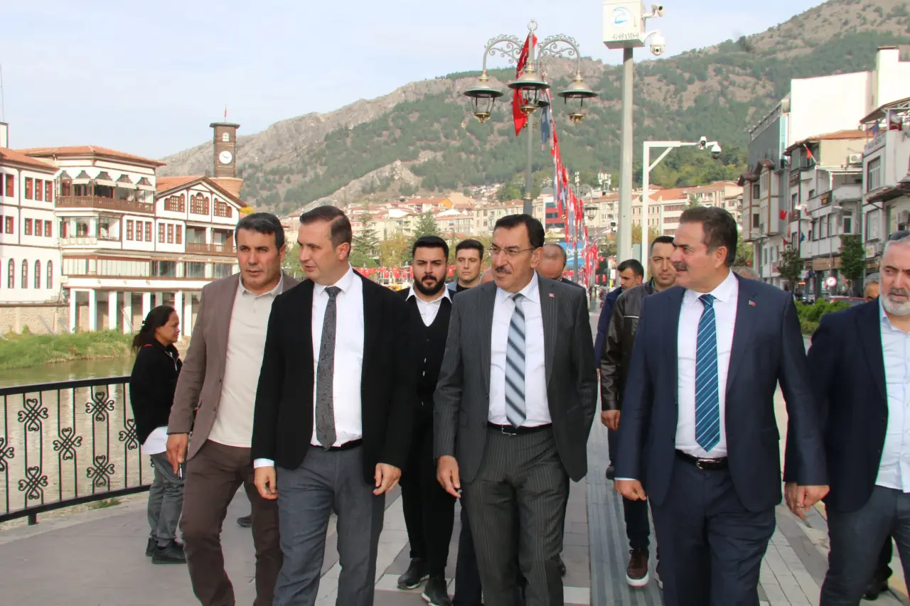 AK Parti’nin İki İsmi Amasya’da Bir Arada! 3