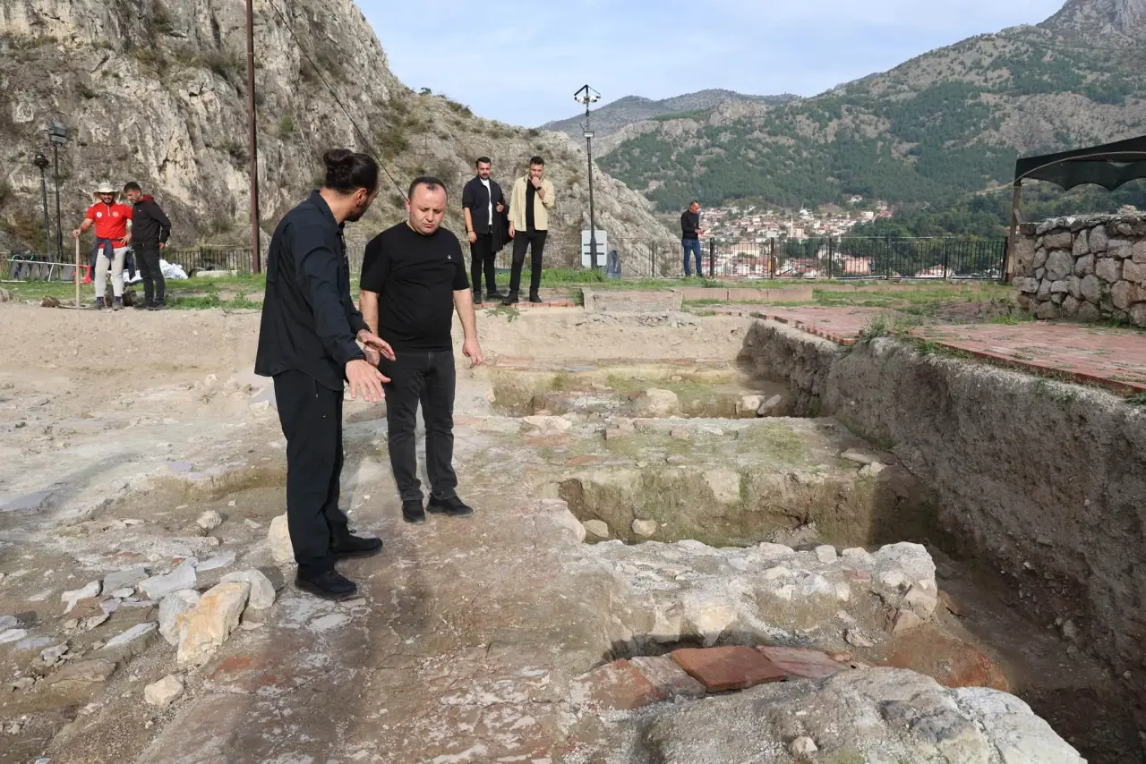 Amasya Kızlar Sarayı ve Kral Kaya Mezarları’nda Kazı Mesaisi! 4