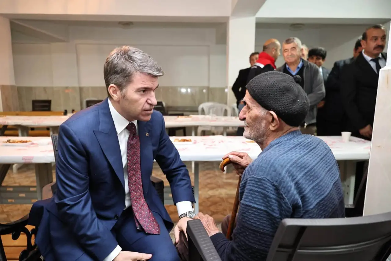 Amasya Valisi Bakan Şeyhli Köyü’nde Vatandaşlarla Buluştu 1