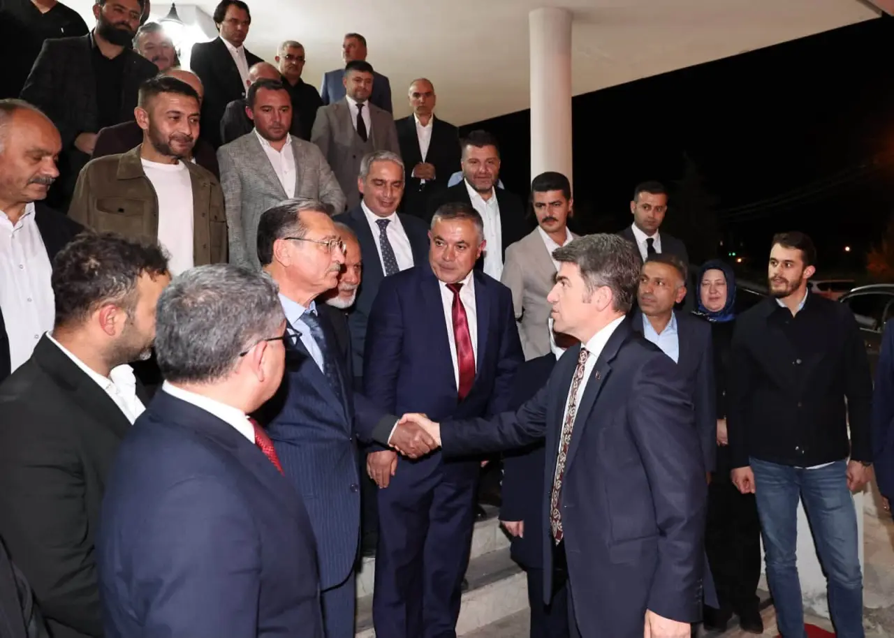 Amasya Valisi Bakan Ulu Çınarların Sofrasına Konuk Oldu 4