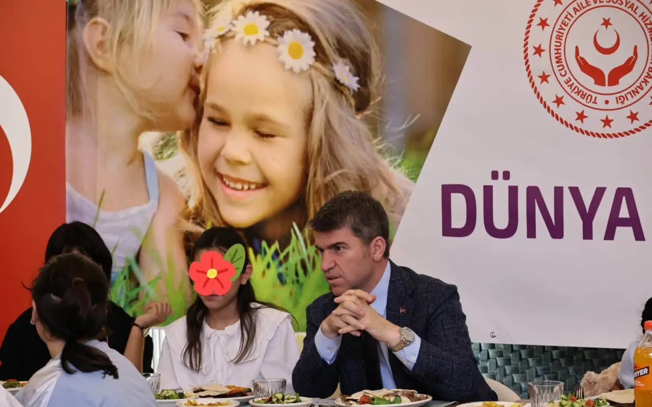 Amasya Valisi Kız Çocuklarıyla Bir Araya Geldi 4