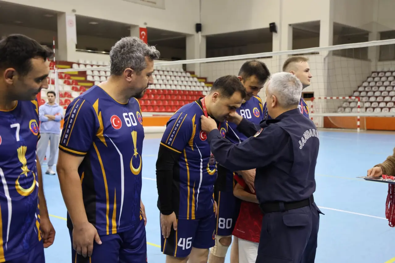 Amasya’da Voleybol Heyecanı Sona Erdi! Şampiyon Belli Oldu 5