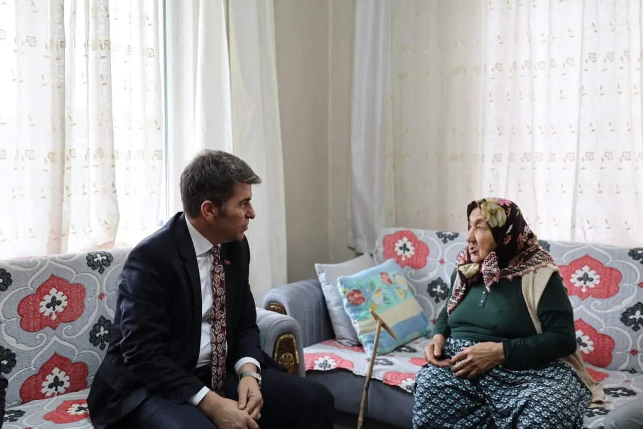 Amasya'lı 88 Yaşındaki Fatma Teyzeye Vali Sürprizi 2