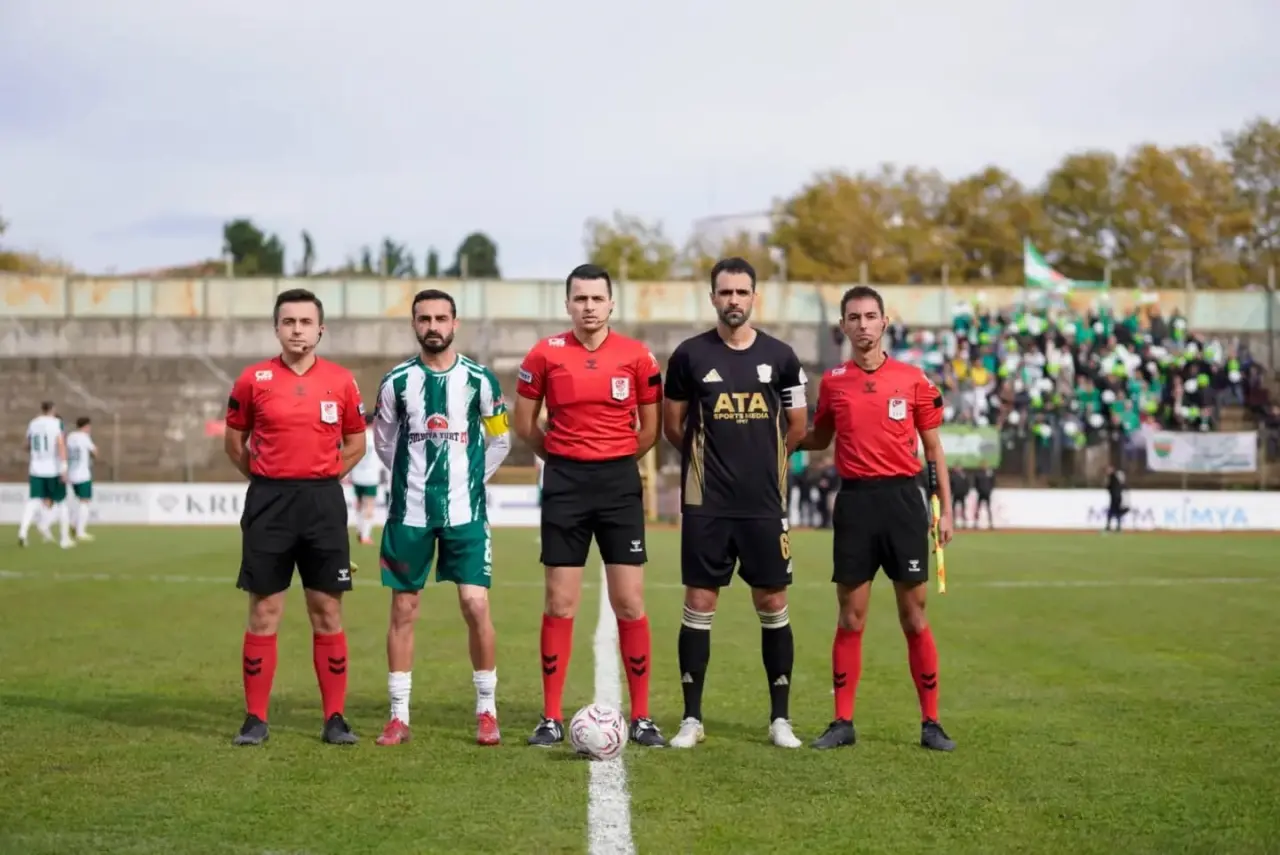 Amasyaspor FK deplasmanda puanla dönüyor 2