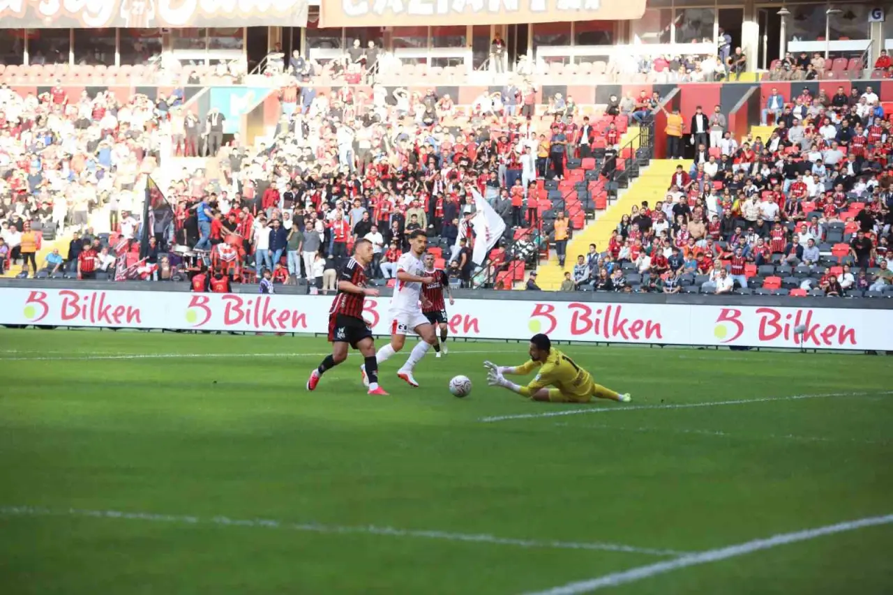 Arca Çorum FK'dan Gaziantep'te Gol Şov: 3-0 2