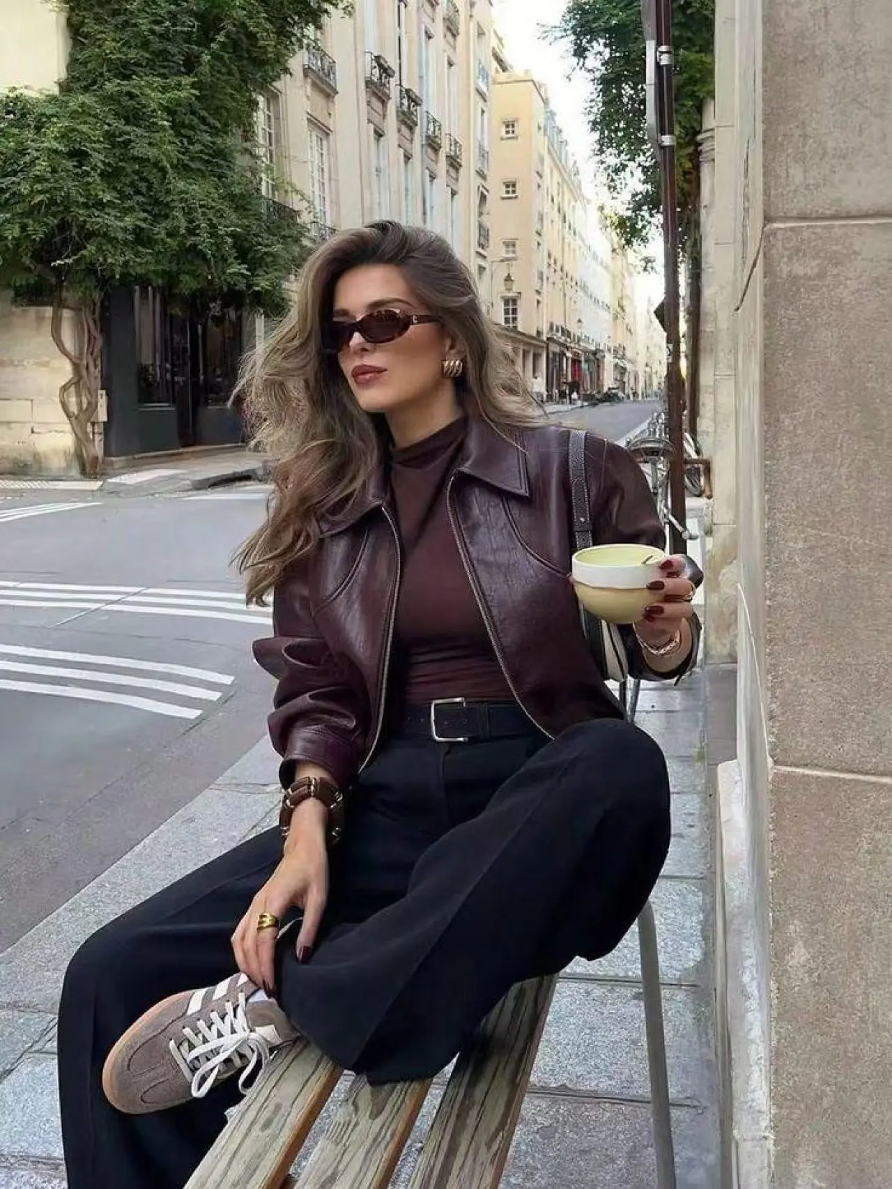 Bordo Renk Modasında Yeni Dönem! Bu Kombinler Çok Konuşulacak 2