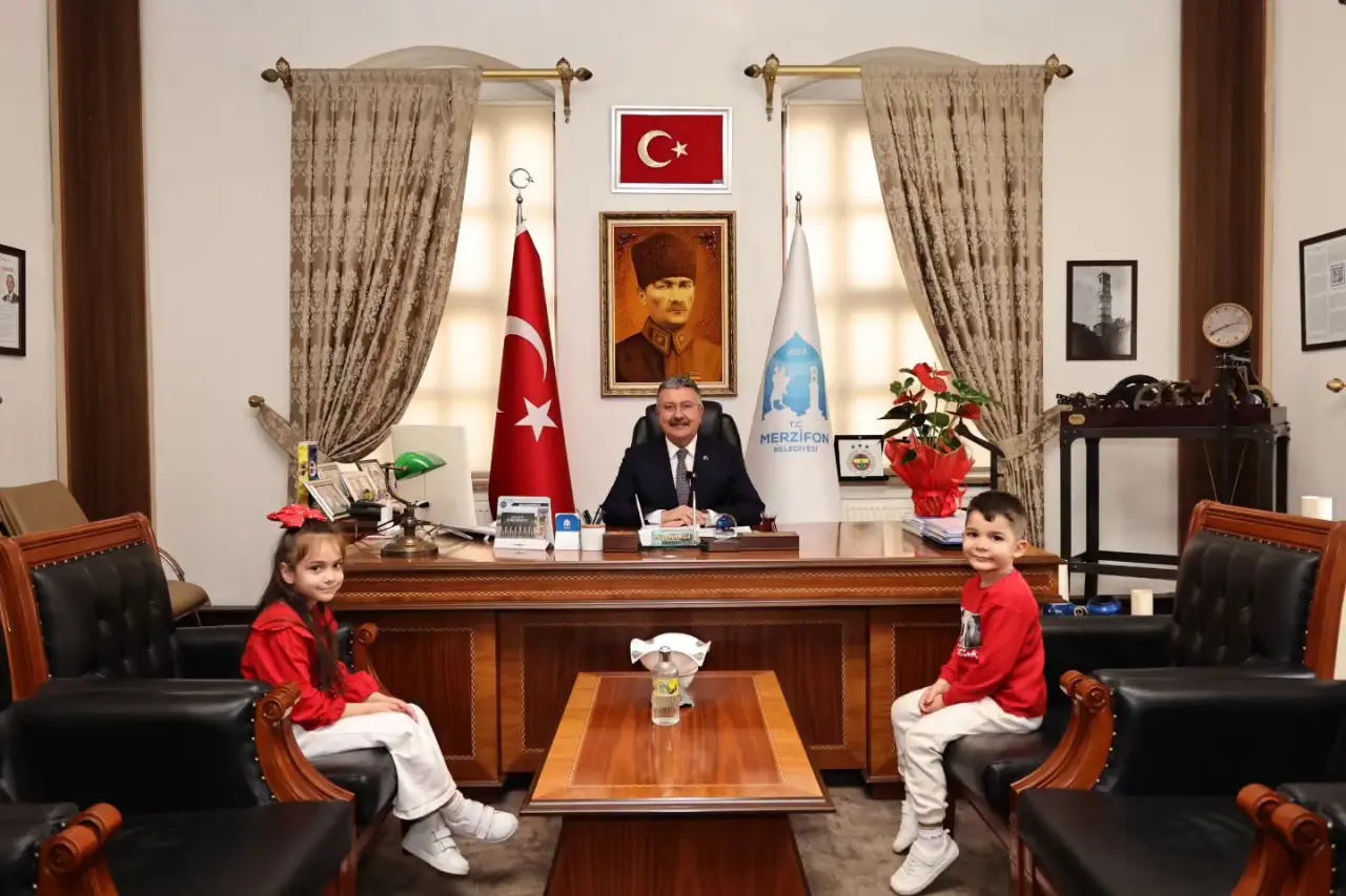 Cumhuriyet Coşkusu Merzifon Belediye Makamında! 4