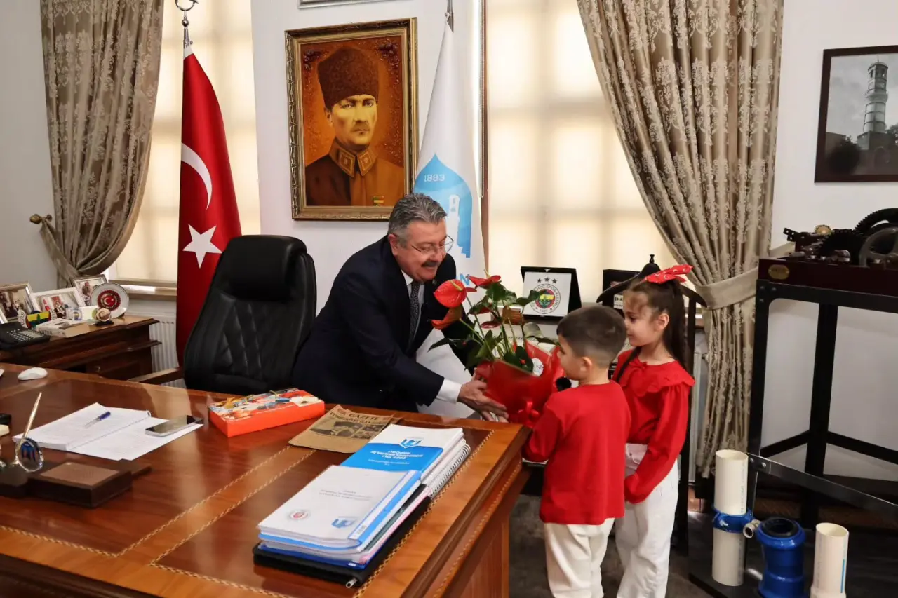 Cumhuriyet Coşkusu Merzifon Belediye Makamında! 2
