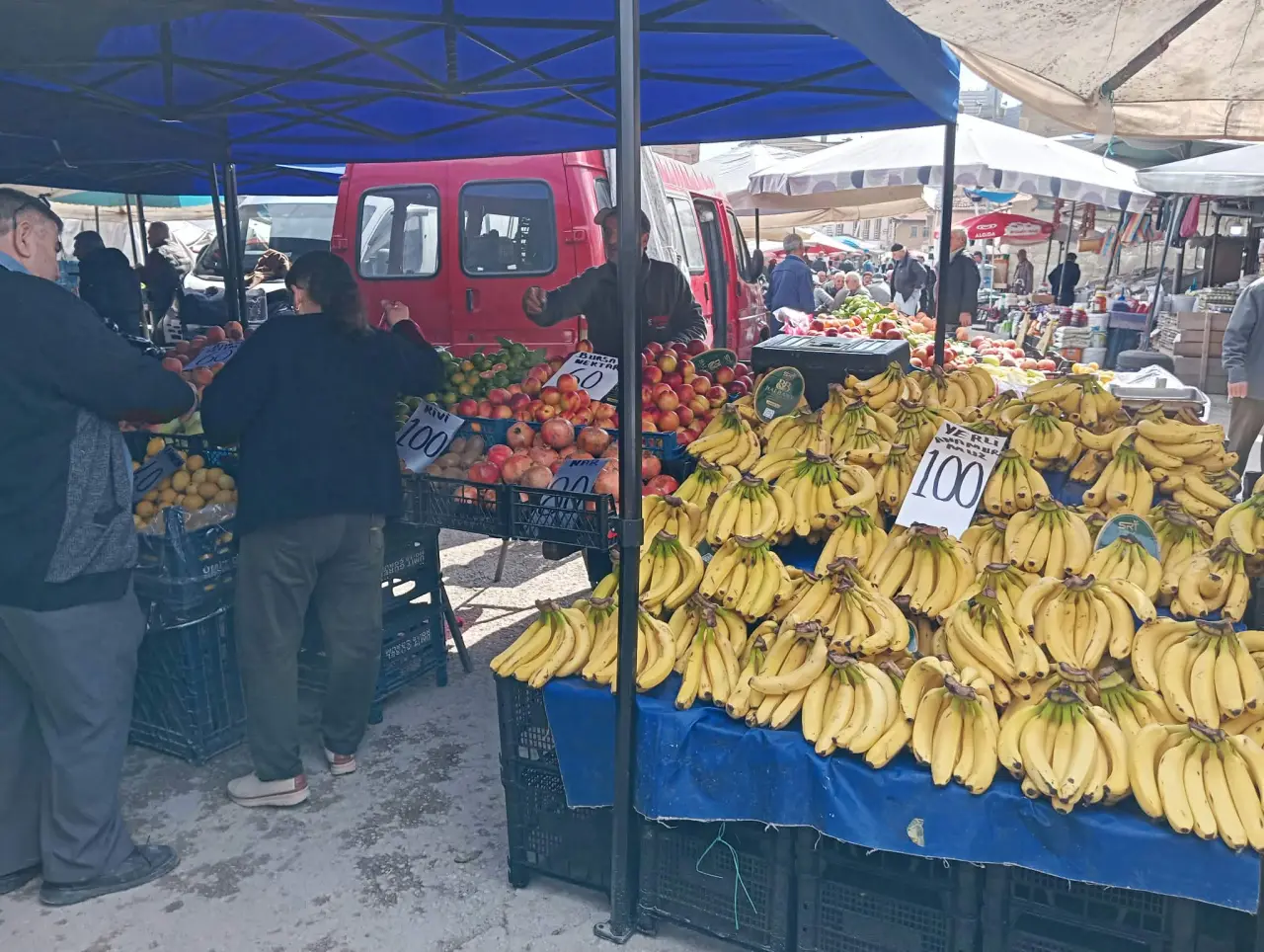 Merzifon Halk Pazarında Kış Hazırlığı Başladı: İşte Güncel Fiyatlar 4