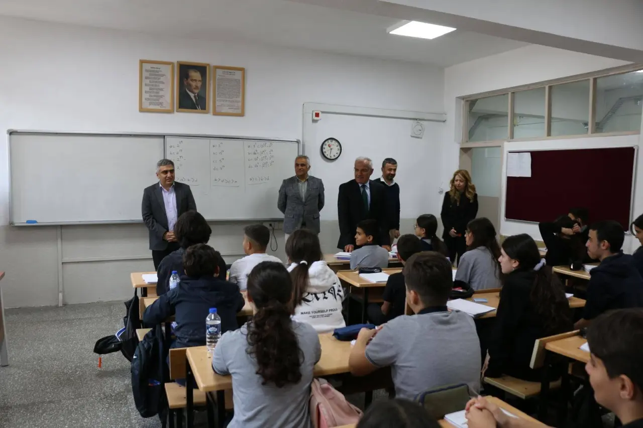 Merzifon Kaymakamı Karaaslan Sınıflara Konuk Oldu 2