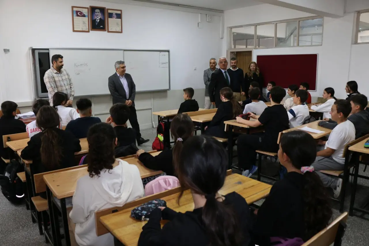 Merzifon Kaymakamı Karaaslan Sınıflara Konuk Oldu 3