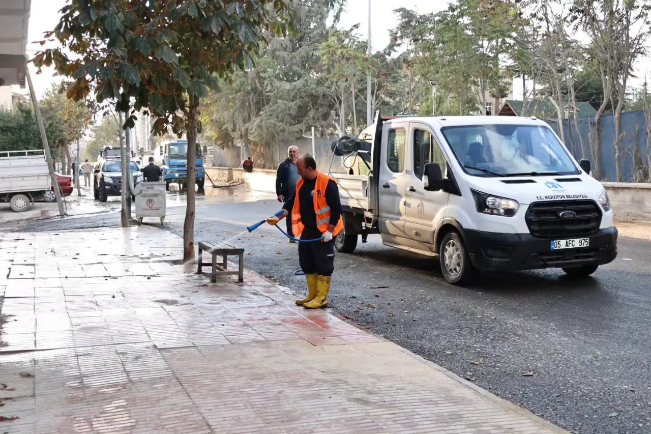 Merzifon’da Asfalt Sonrası Temizlik Seferberliği! 2