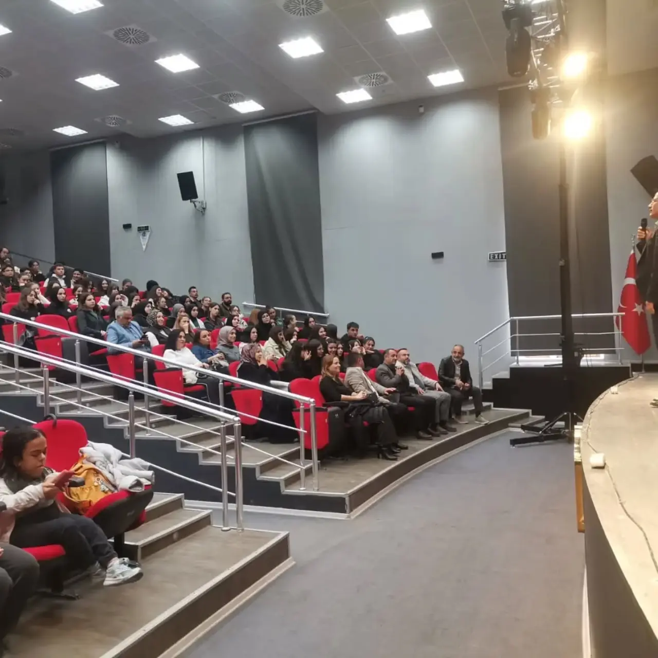 Merzifon’da Milli Değerler Tiyatro Sahnesinde 3