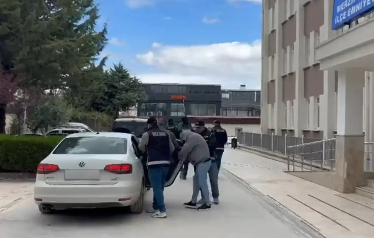 Merzifon’da Silah Ticareti Operasyonu! 1
