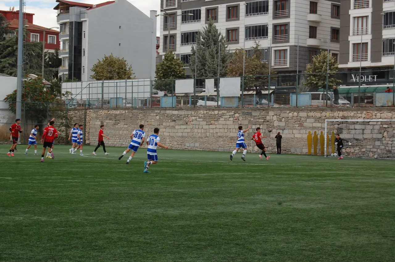Merzifonspor ile Arca Çorum FK Yenişemedi: 1-1 3
