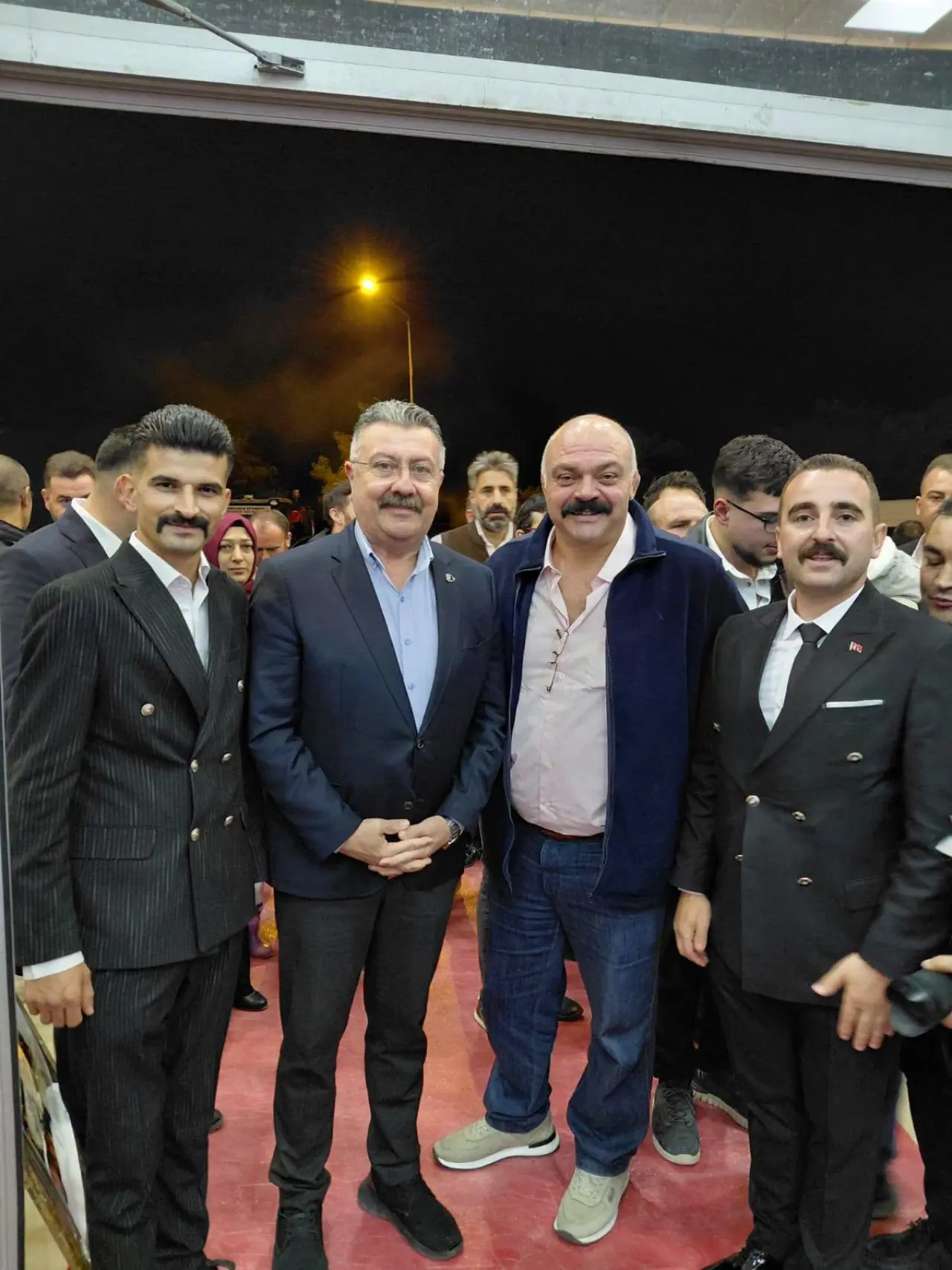 Metehan’ın Mutlu Günü: Koçak Ailesini Sevenleri Yalnız Bırakmadı 2