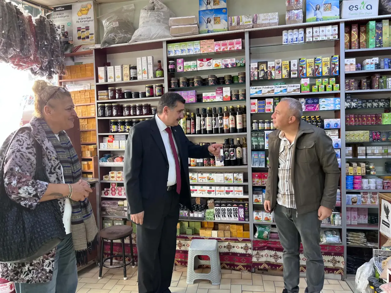 MHP Merzifon’da Sahaya İndi! Esnafın Sorunlarını Dinledi 2