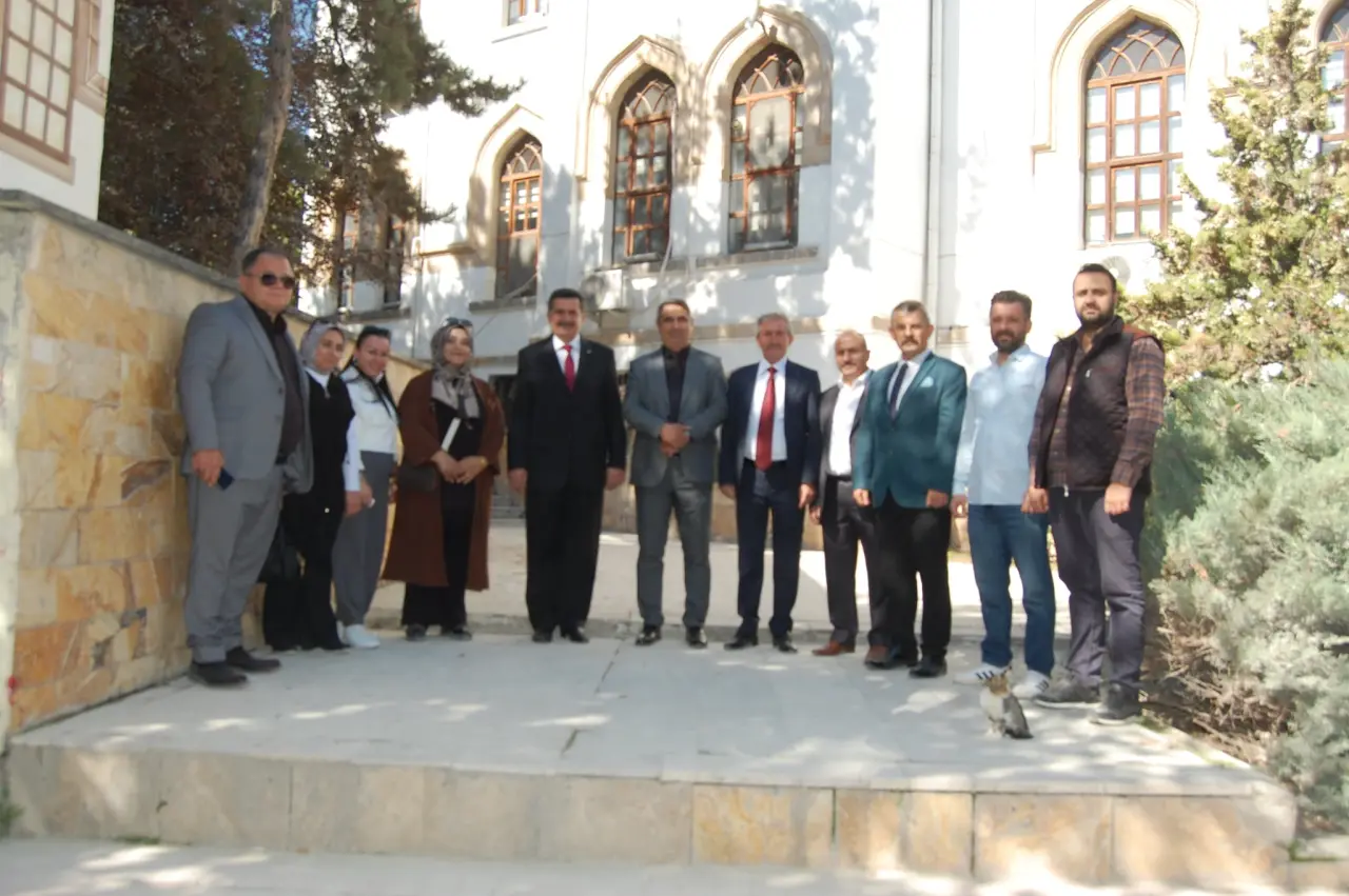 MHP Merzifon’da Sahaya İndi! Esnafın Sorunlarını Dinledi 4