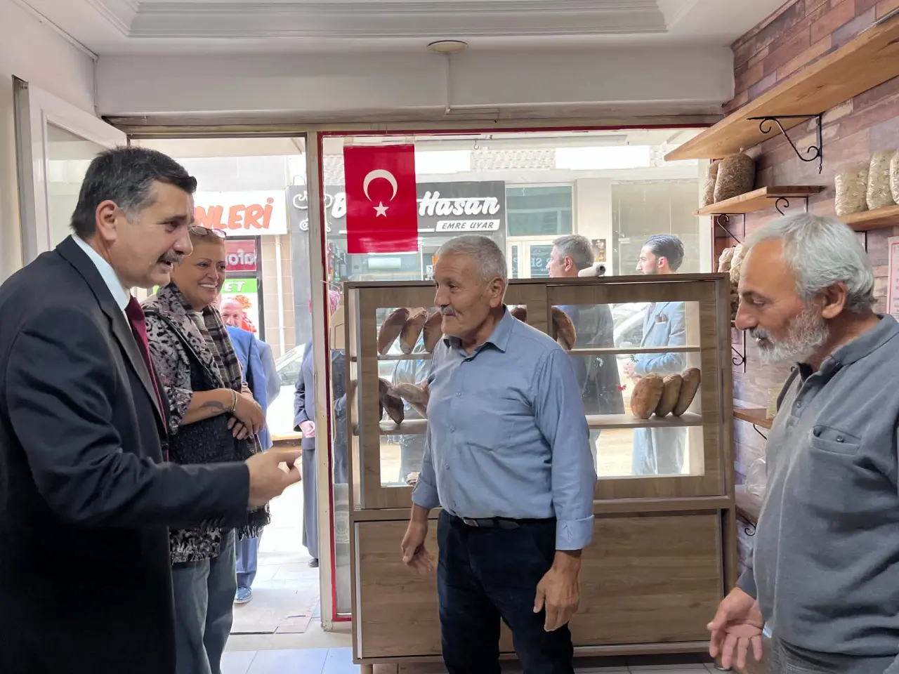 MHP Merzifon’da Sahaya İndi! Esnafın Sorunlarını Dinledi 6