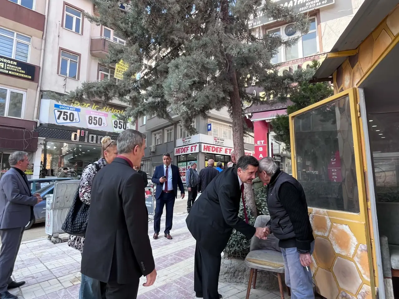 MHP Merzifon’da Sahaya İndi! Esnafın Sorunlarını Dinledi 4