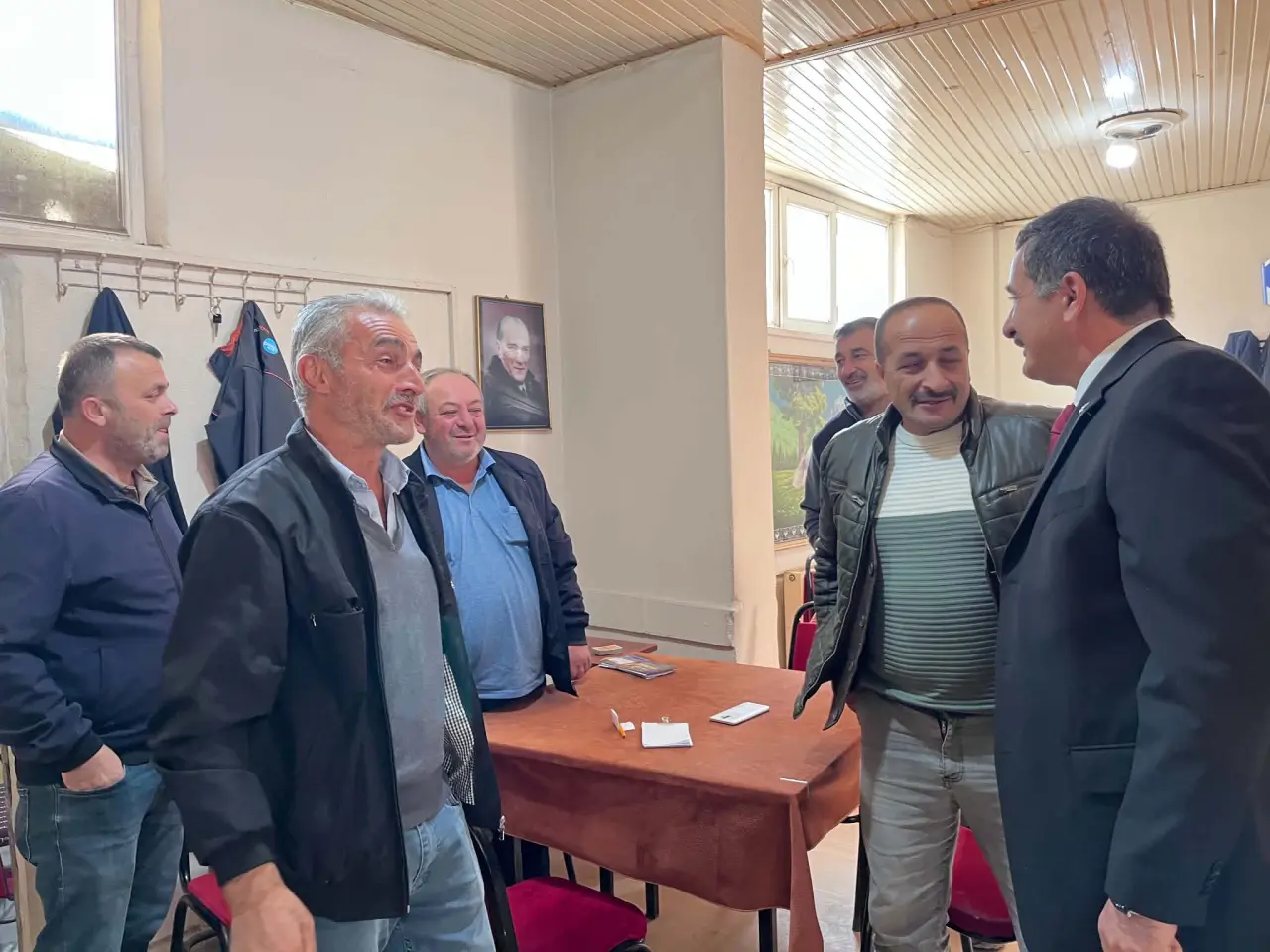 MHP Merzifon’da Sahaya İndi! Esnafın Sorunlarını Dinledi 1