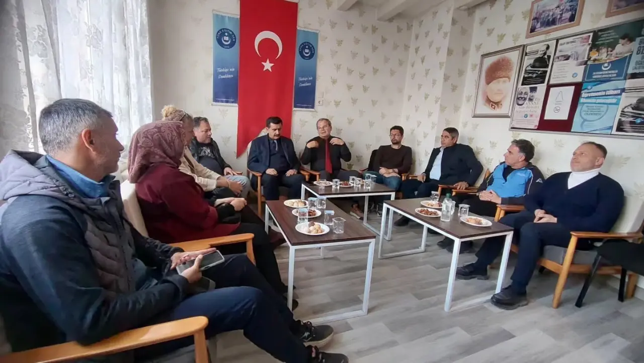 MHP Merzifon’dan Türk Eğitim-Sen’e Anlamlı Ziyaret 1
