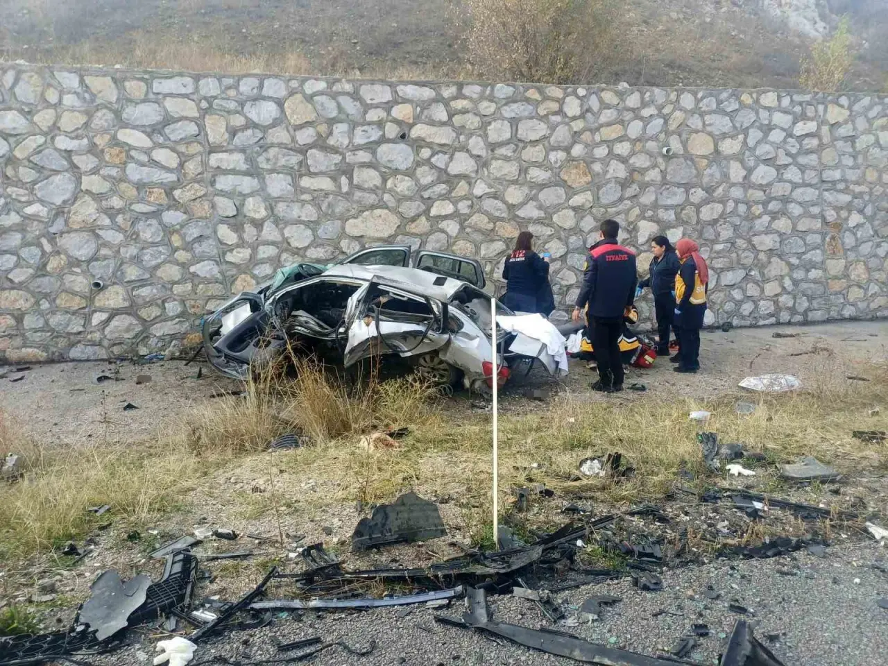 Otomobil ile cip çarpıştı: 4 ölü, 2 yaralı 1
