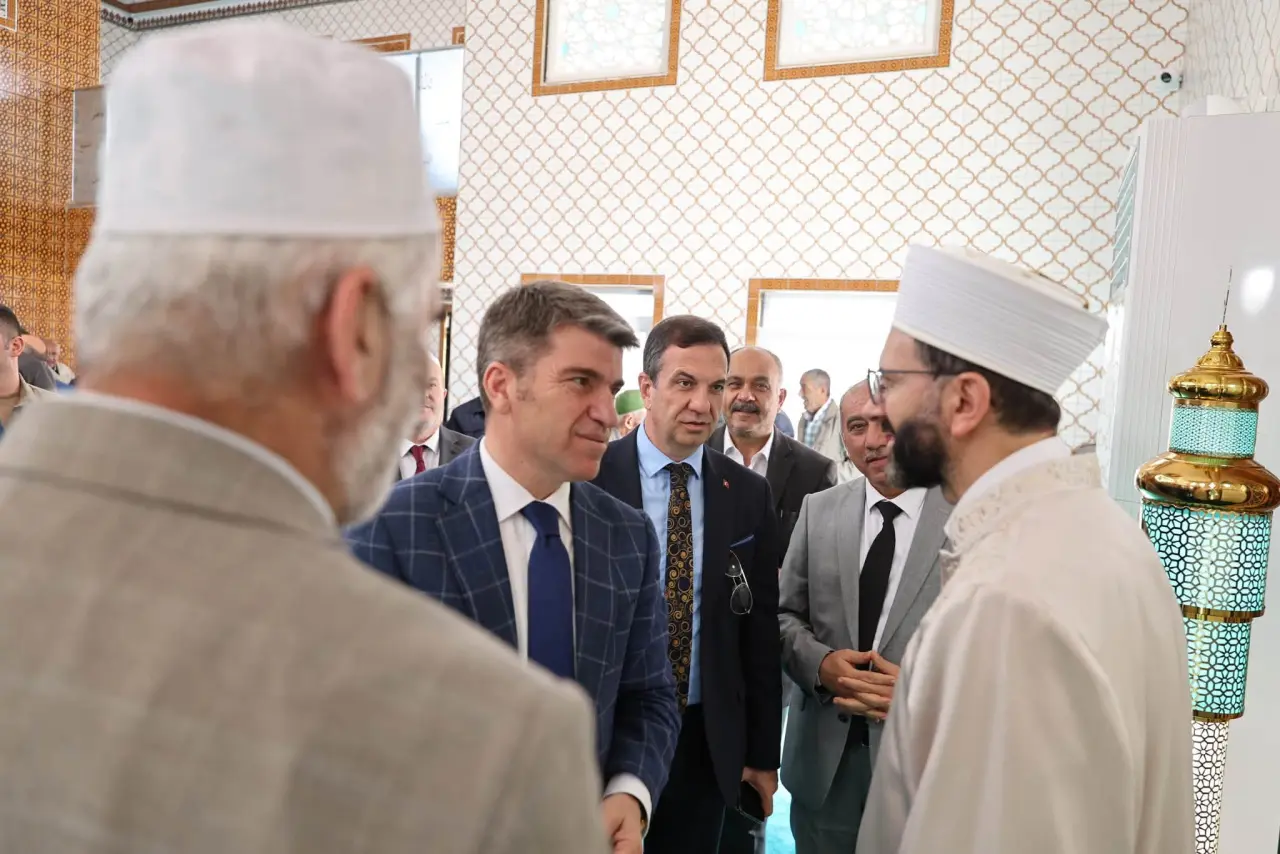 Suluova’da Bağlar Camii Törenle İbadete Açıldı! 2