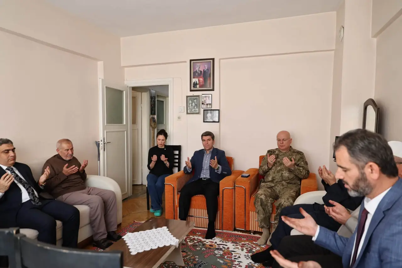 Vali Bakan Merzifon’da Acıları Paylaştı 2