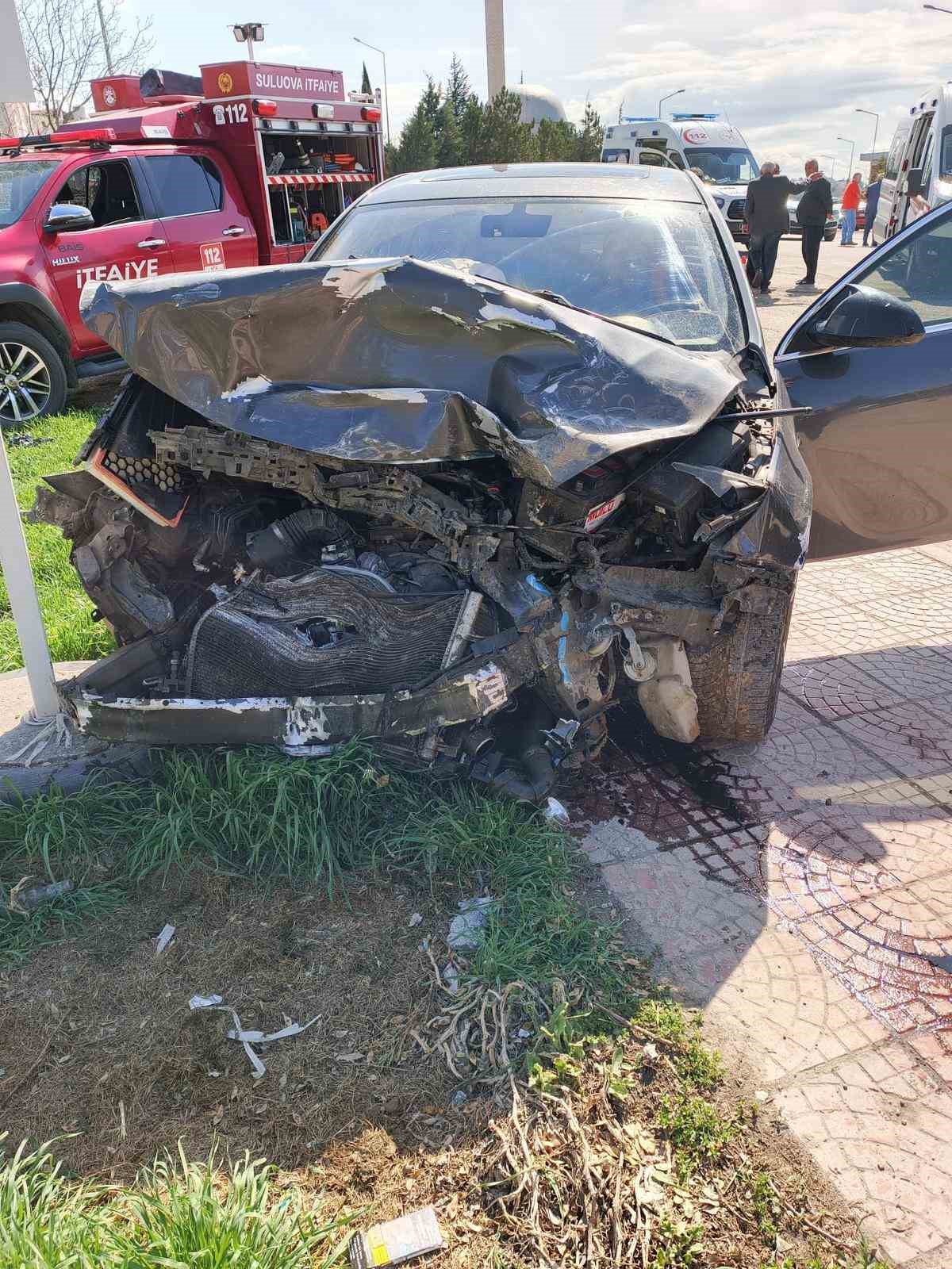 amasyada-diyaliz-hastalarini-tasiyan-minibus-kazaya-karisti-11-yarali