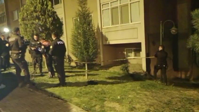 apartmanin-4-katindan-dusen-kiz-cocugu-agir-yaralandi