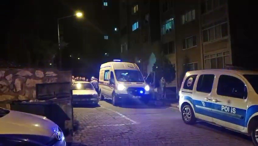 apartmanin-4-katindan-dusen-kiz-cocugu-agir-yaralandi