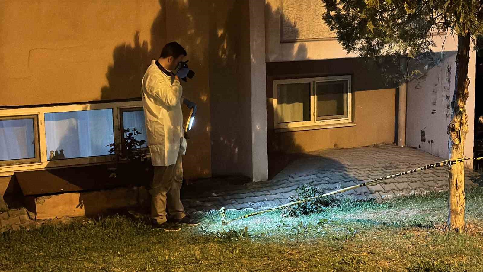 apartmanin-4-katindan-dusen-kiz-cocugu-agir-yaralandi