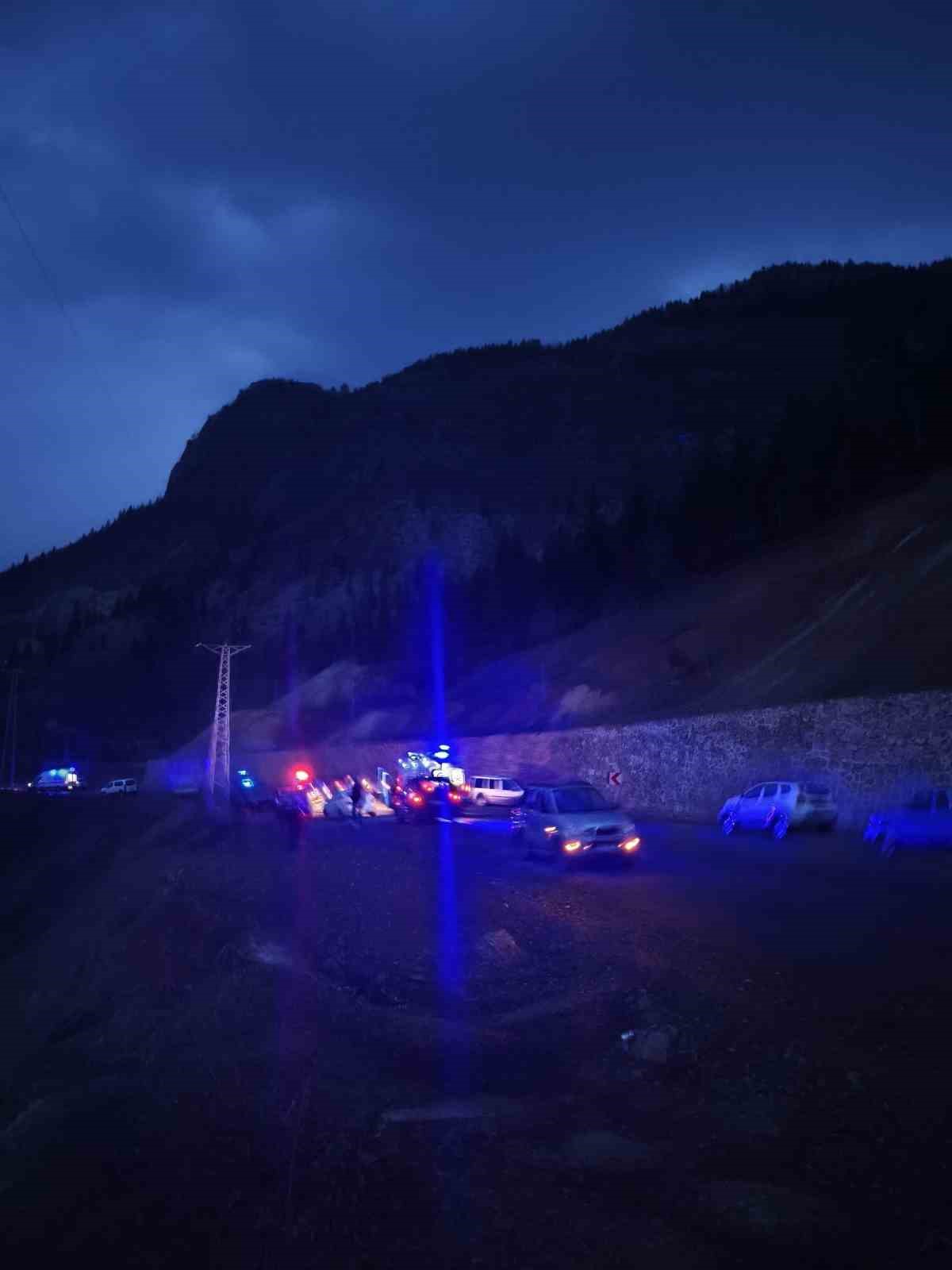 artvinde-trafik-kazasi-1-olu-1-yarali