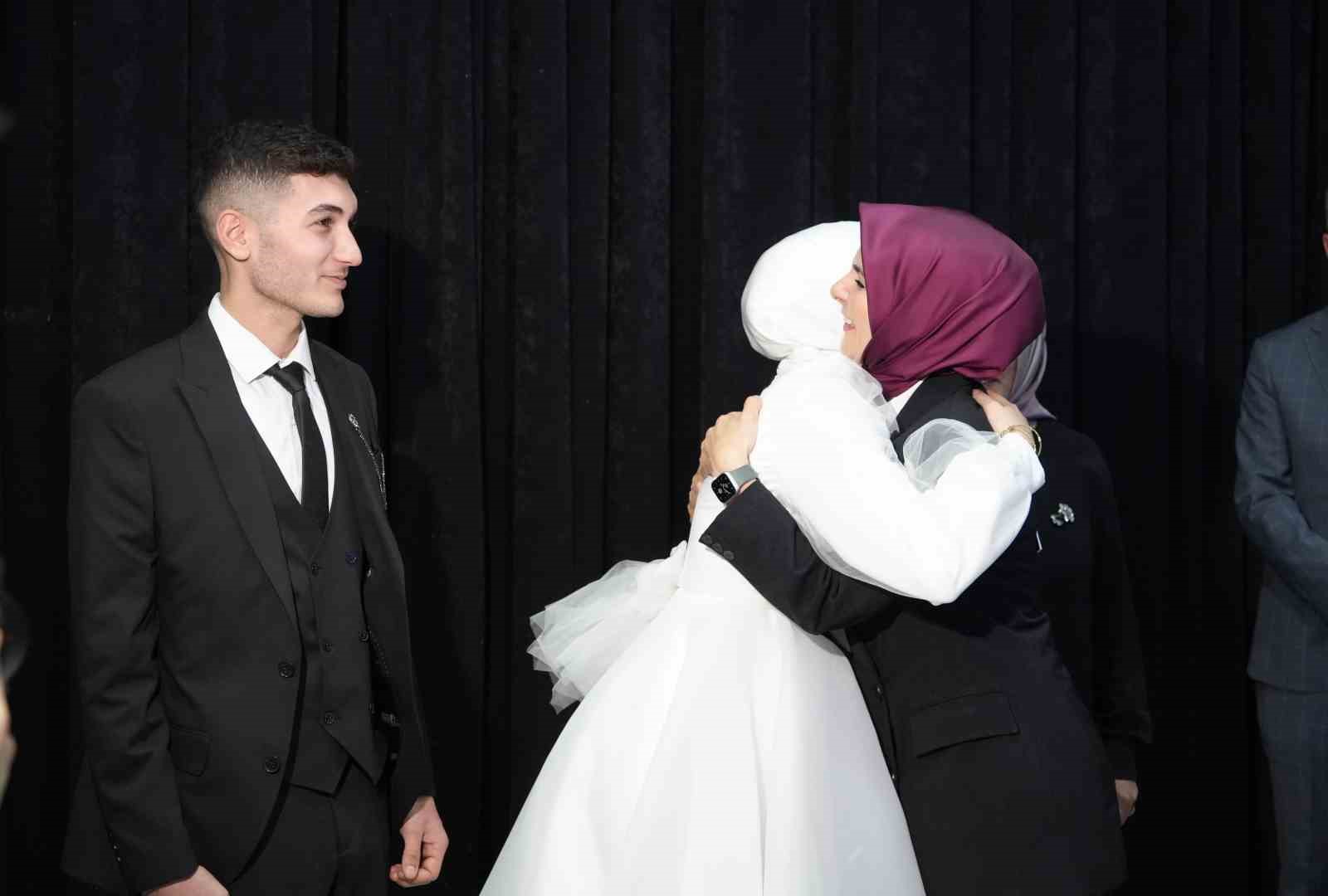 bakan-goktas-evlilik-kredisinden-faydalanan-ciftin-nikah-sahidi-oldu