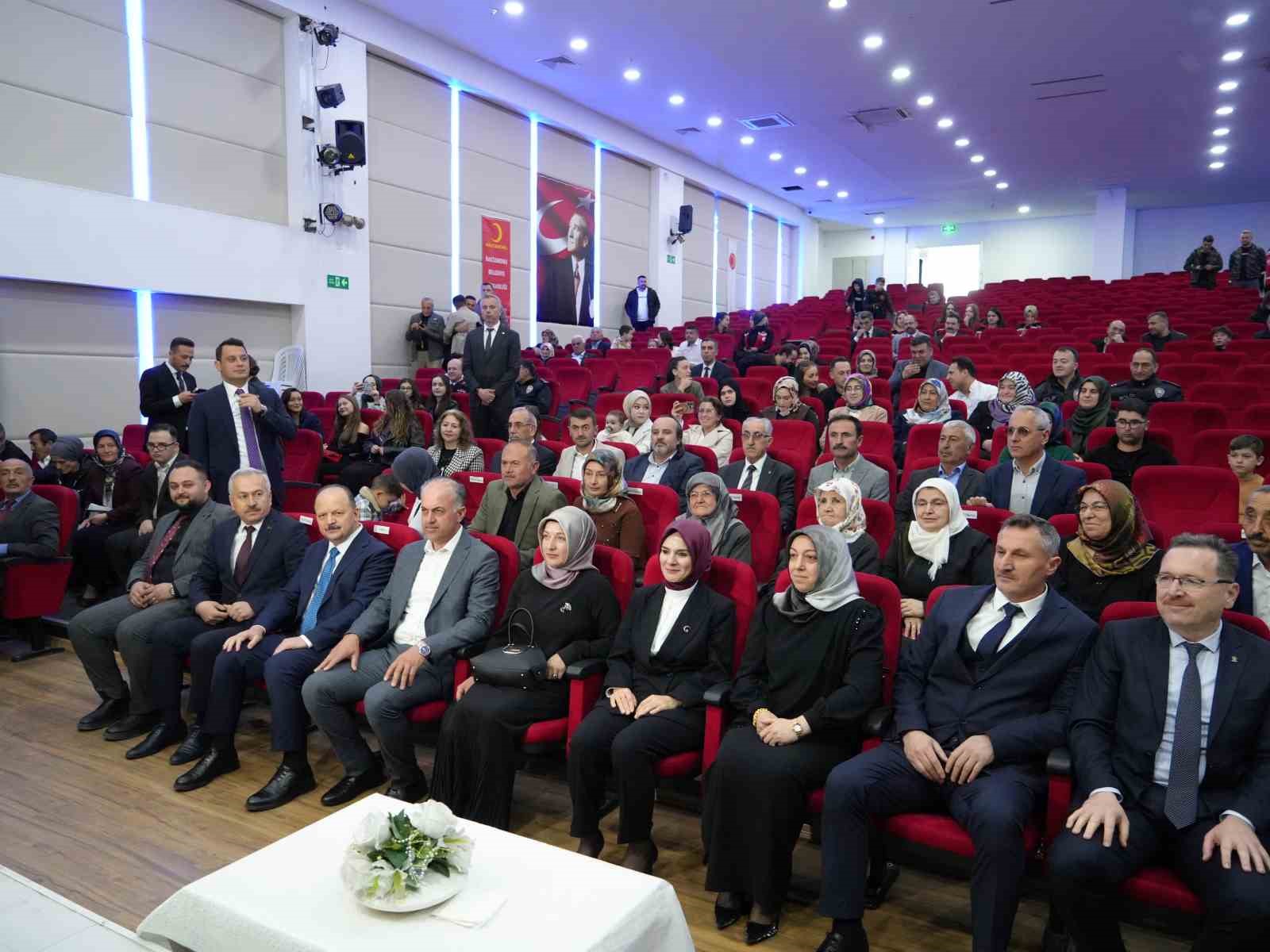 bakan-goktas-evlilik-kredisinden-faydalanan-ciftin-nikah-sahidi-oldu